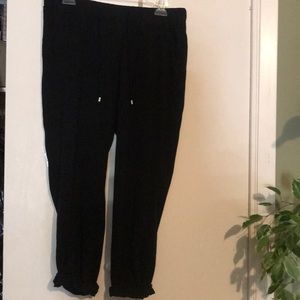 Old navy black Capri pants
